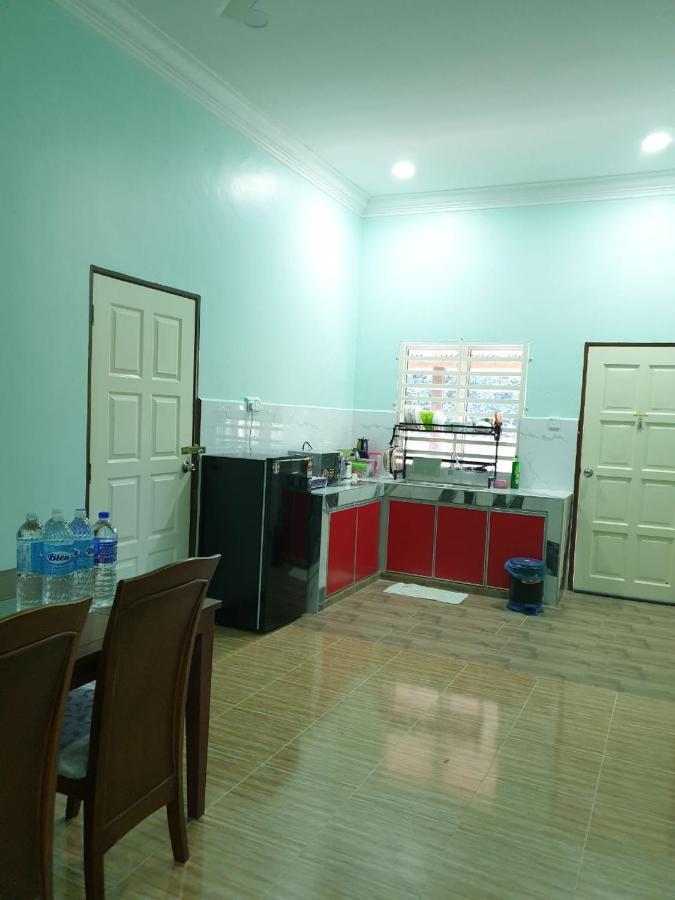Nipah Homestay Kuala Besut Kampung Kuala Besut Exterior foto